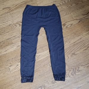 Gray leggings with lace trim on ankles